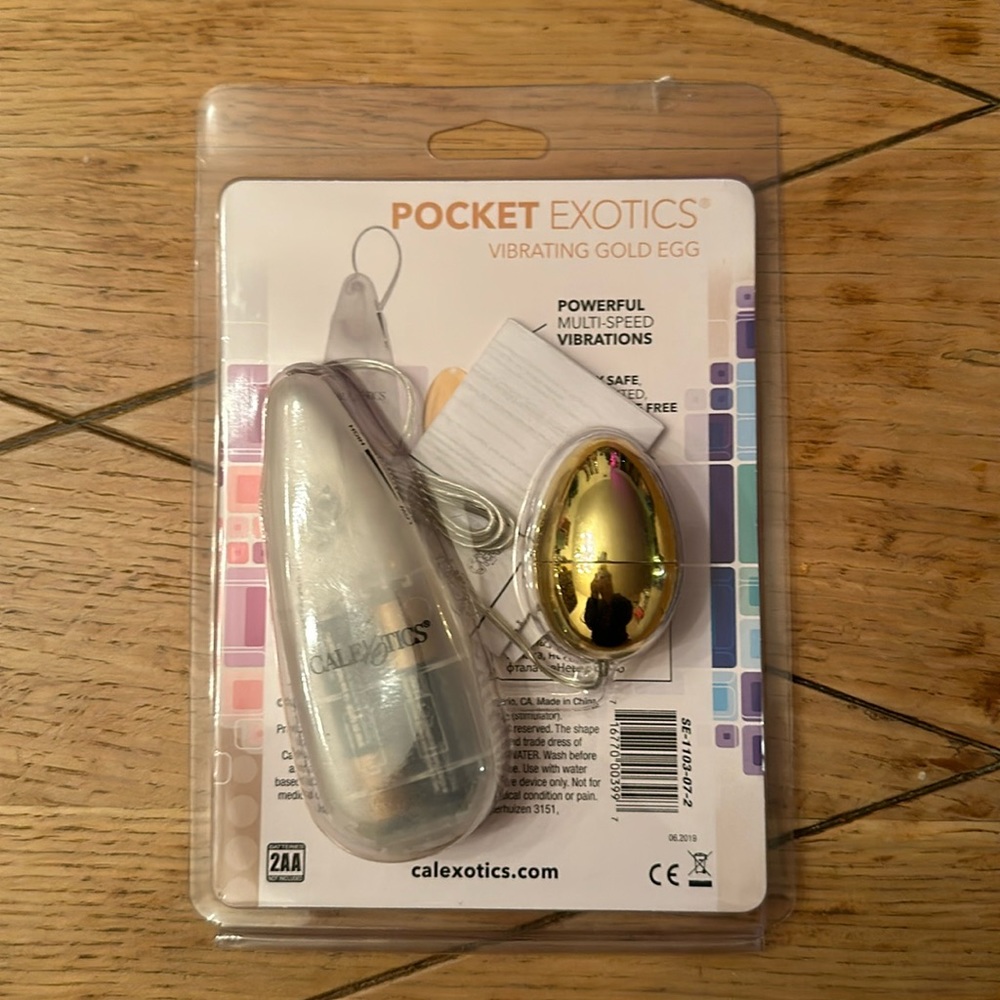 Brand New CaleXOtics Pocket Exotics Vibrating Gold Egg